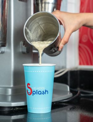 Malteada servida en un vaso de Helados Splash SD
